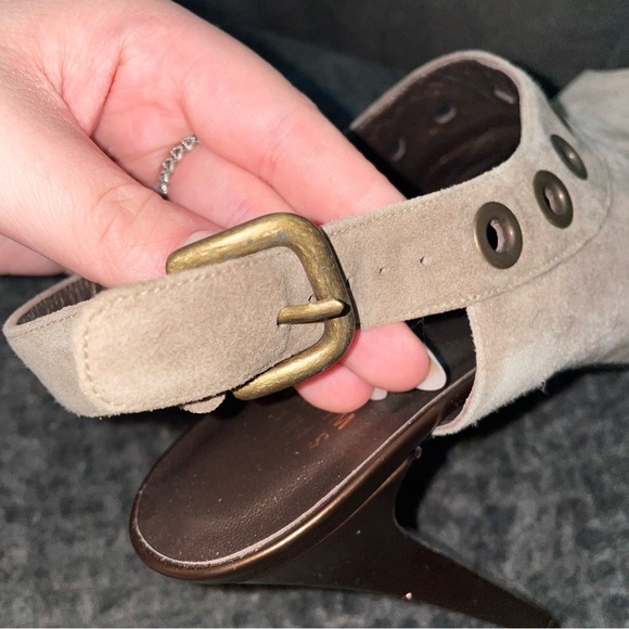 Stuart Weitzman Heels - Picture 3 of 7